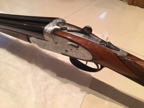 Hola,vendo escopeta paralela marca J Z cal 12 expulsora y de regalo una superpuesta marca sarrasqueta 02