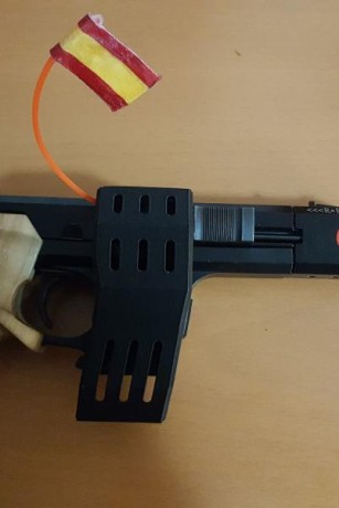 Vendo este maravilloso cazavainas, nuevo sin usar.
Encaja perfectamente en el arma y funciona de lujo.
Es 10