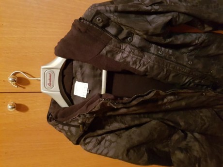 chaqueta tactica militar camo kryptek typhom, talla xxxl, pero equivale a una Xl europea. está nueva con 00