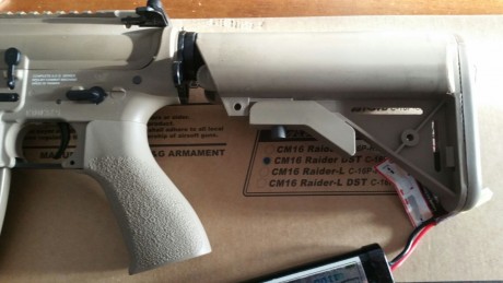 Hola !  . Vendo un fusil de asalto de airsoft  ,  cm16 dst g&g  ,  es de fibra , plastico , esta usado 10