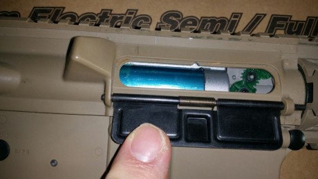 Hola !  . Vendo un fusil de asalto de airsoft  ,  cm16 dst g&g  ,  es de fibra , plastico , esta usado 31