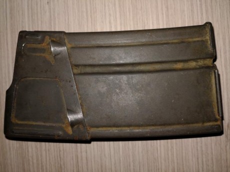 Buen estado aunque necesita una limpieza, un poco de óxido, tiene un pequeñísimo taladro de inutilización.

Importe: 02
