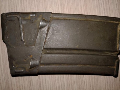 Buen estado aunque necesita una limpieza, un poco de óxido, tiene un pequeñísimo taladro de inutilización.

Importe: 01