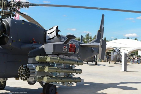 Comprar los que sean necesarios AH-1Z Viper y dejemos de complicar las cosas con los F-35... Al coste 40