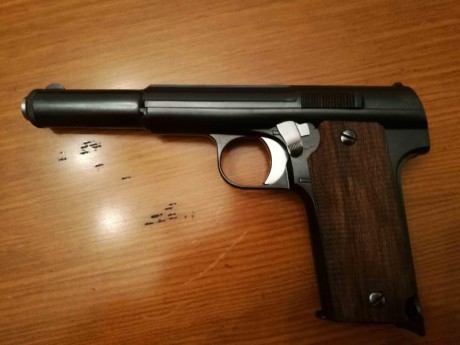 Hola a todos,

Algunos ya sabéis de mi afición por restaurar armas con años encima usando, en la medida 02