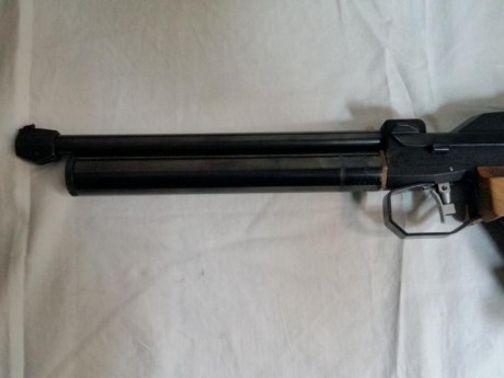 Vendo pistola Feinwerkbau model 2 de CO2
En muy buen estado con su maletín y herramientas originales: 40
