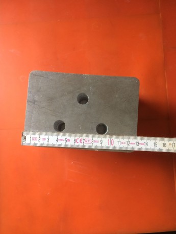 Buenas.
Os pongo unas fotos de la placa que me he fabricado para calentar una recalibradora RCBS.
Es similar 162