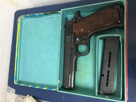 HOLA A TODOS, VENDO ESTE CLASICO DEL 9 CORTO.
Pistola Star, modelo super S, calibre 9 mm/c, muy bien cuidada, 12