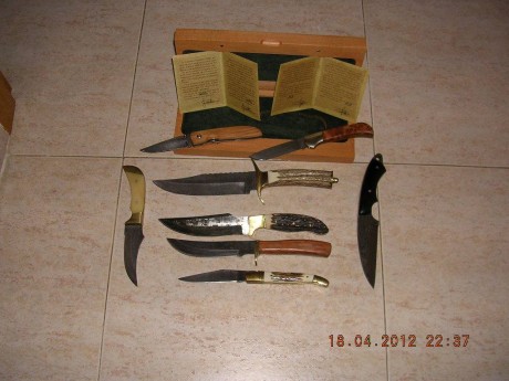 Pongo a la venta  esta belleza de cuchillo de mi colección de damascos fabricado por un artesano pakistaní. 90