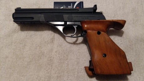 Se pone a la venta una pistola mod. Astra TS .22 LR.
En perfecto estado de funcionamiento y de exterior.
Cachas 01