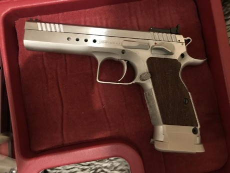 VENDIDA,Vendo Tanfoglio limited muy cuidada, poquísimos disparos esta nueva, últimos modelos, con punto 02