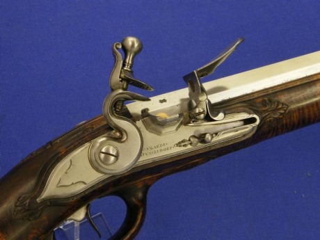 Voy a colocar unas fotos de un arma larga alemana de llave de mecha del siglo XVI. 22