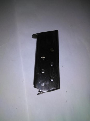 Hola busco cargadores para el ak 47 debaquelita roja solo me interesa este tipo de cargador ya que es 31