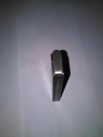 Hola busco cargadores para el ak 47 debaquelita roja solo me interesa este tipo de cargador ya que es 30
