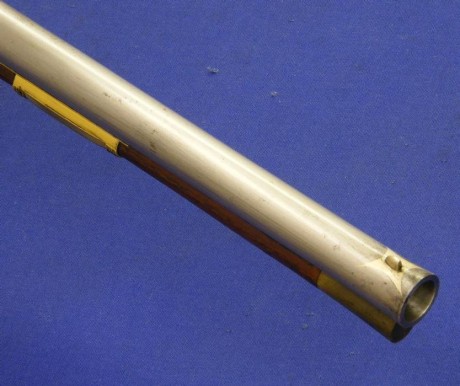 Voy a colocar unas fotos de un arma larga alemana de llave de mecha del siglo XVI. 32
