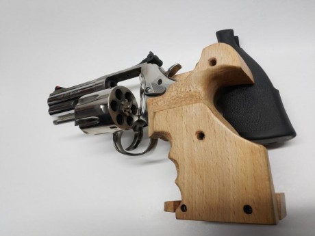  VENDO Revolver Smith & Wesson modelo 686 de 4 pulgadas de calibre 357 magnum 

Revolver Smith & 00
