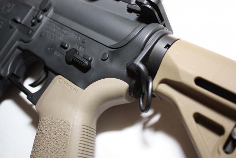 Buenas a todos, estoy haciendo limpieza de armario y me deshago de esta preciosa réplica de airsoft marca 22