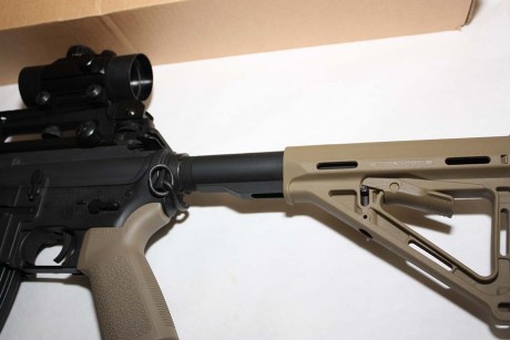 Buenas a todos, estoy haciendo limpieza de armario y me deshago de esta preciosa réplica de airsoft marca 20