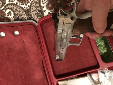 VENDIDA,Vendo Tanfoglio limited muy cuidada, poquísimos disparos esta nueva, últimos modelos, con punto 42