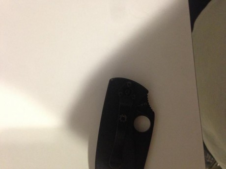 Vendo mi spyderco tenacious que nunca he utilizado.
La vendo porque me la regalaron pero es mi estilo 00