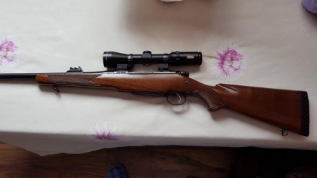 Bueno,pues pongo a la venta mi CZ 550 magnum en 458 wm que compré nuevo hace dos años y he tirado 11 tiros 00