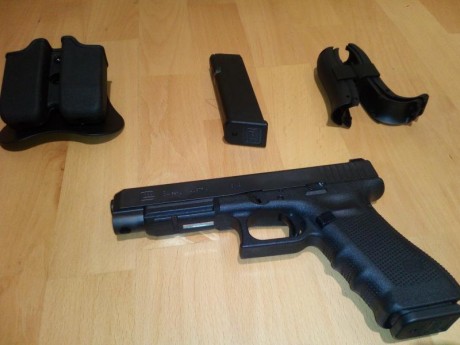 Se vende Glock 34, 4 generación, con 3 cargadores y un portacargador con capacidad para 2 cargadores.
TOTALMENTE 00