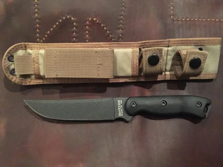Pongo aquí para cambio un cuchillo KA-BAR BK15 procedente de mi colección. 
Absolutamente impecable, nunca 11