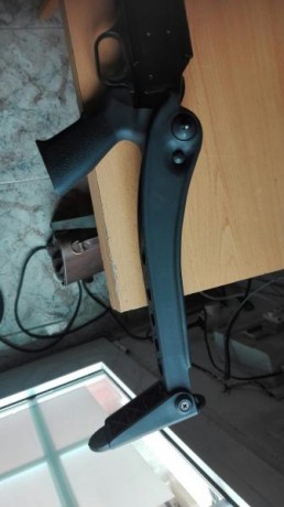VENDO CULATA PLEGABLE PARA ESCOPETA MOOSBERG 500 AUNQUE TAMBIEN SIRVE PARA WINCHESTER Y REMINGTON , SOLO 02