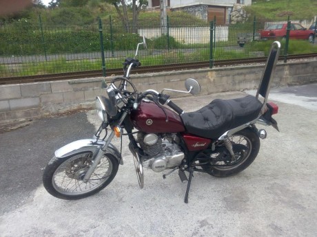 Hola.
Vendo, por no darla uso esta moto.
37000 km
Funciona perfectamente, cambio de neumatico delantero 01
