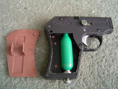 Pos eso, a ver si nos ponemos de acuerdo. Creo que en pistola podría ser la MAKAROV y en revólver GAMO 11