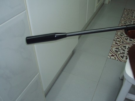 Una preciosa Gamo BZ 30, los antiguos la recordareis por su punto laser y la espectacular bocacha metálica.
Si 11