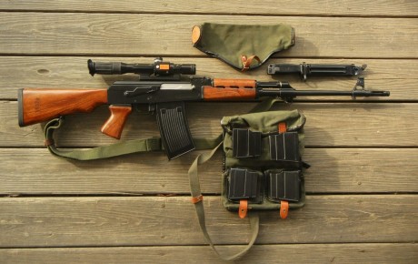 Aberración, mejora estetica o mejora técnica, elige la descripción...
El modelo M77, en 308 Win tiene 05