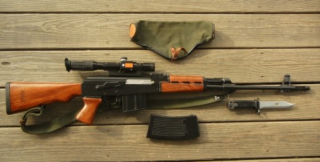 Aberración, mejora estetica o mejora técnica, elige la descripción...
El modelo M77, en 308 Win tiene 03