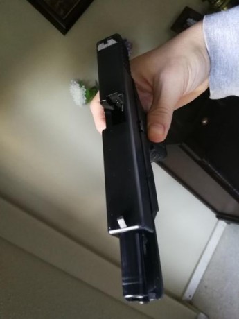 Apenas tiene 150 tiros, es del 2015. el arma va con 3 cargadores, caja de transporte, una riñonera magnum 01