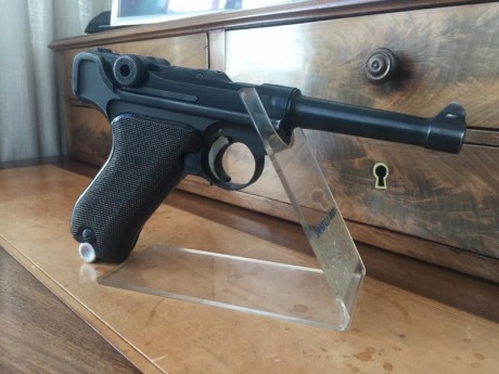 Vendo una escasa Luger Krieghoff en 9 parabellum de 1936 en un estado inmejorable con las rarisimas cachas 11