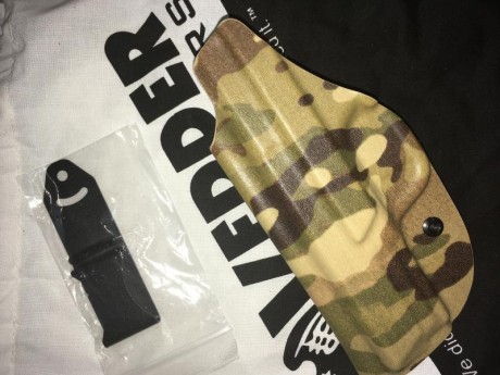 Funda de porte interior VEDDER HOLSTER de kydex para S&W MP9 full size. Esta sin usar, impecable. 00
