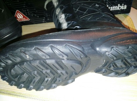 Hola, me pide un amigo le venda estas botas marca Columbia son de primerisima calidad, estan sin estrenar, 01