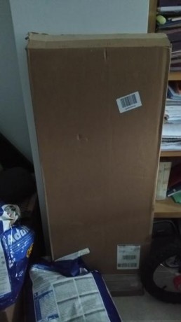 estrenar.maleta skb 4214.
Precio 200 euros.maleta dentro de la caja de corcho y envuelta en bolsa 00