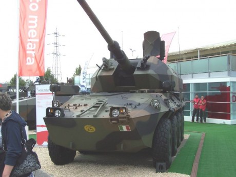 Saludos, buscando por internet aparecio esta dirección web para los interesados hay fotografías de EuroSatory 62