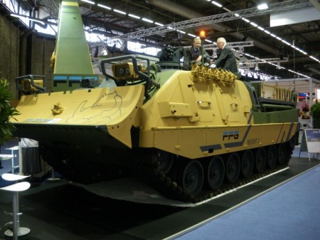 Saludos, buscando por internet aparecio esta dirección web para los interesados hay fotografías de EuroSatory 61