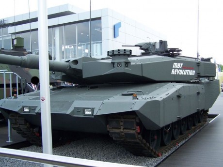 Saludos, buscando por internet aparecio esta dirección web para los interesados hay fotografías de EuroSatory 60