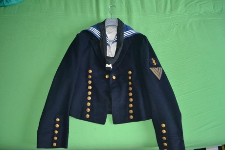 Vender una chaqueta y un sombrero de marinero de los servicios médicos de la kriegsmarine. Excelente estado, 00