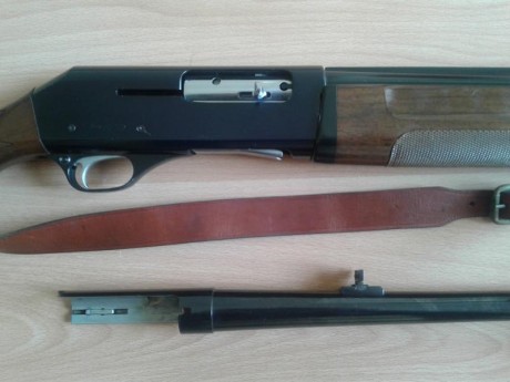 Pongo a la venta esta escopeta Fabarm del calibre 12, junto con un segundo cañon para cartucho de bala.
La 00