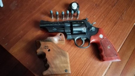 Se vende  Revólver Smith & Wesson HIGHWAY PATROLMAN (Mod.28),Calibre 357 magnun , 38 especial.Impecable 30