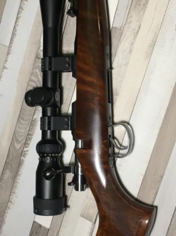 Hola, vendo esta preciosa carabina CZ 452 calibre 22 magnum. Está impoluta se vende con visor 8x32 aumentos 01