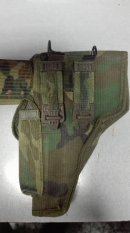 Se vende ceñidor y funda de pistola mimetizada Ejército Tierra, nuevos. Pvp 20 euros. 10