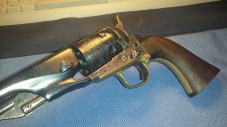 Hola compañeros, como en estos temas soy novato y falto de informacion, mi pregunta sobre este revolver 20