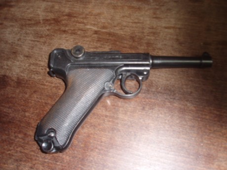 Hola.

Una bonita réplica de la mítica Luger P08 an calibre 177-bolas BB-Fucionamiento a base de C02
Es 00