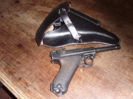 Hola.

Una bonita réplica de la mítica Luger P08 an calibre 177-bolas BB-Fucionamiento a base de C02
Es 12