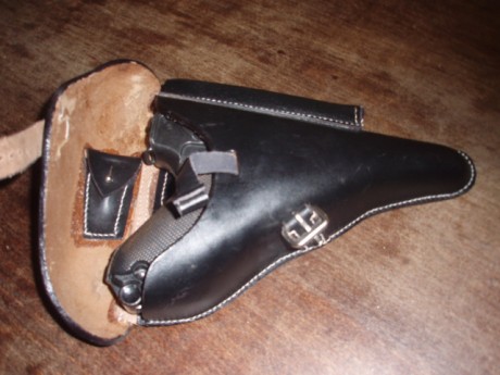 Hola.

Una bonita réplica de la mítica Luger P08 an calibre 177-bolas BB-Fucionamiento a base de C02
Es 10